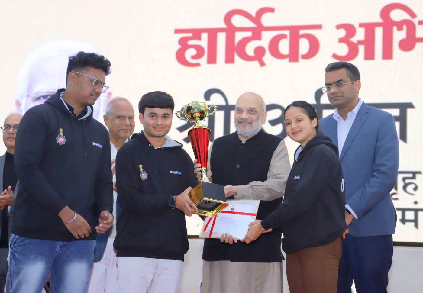 The Voldebug team being felicitated by Union Home Minister Shri Amit Shah at the CenCOPS inauguration, Chandigarh, December 2023